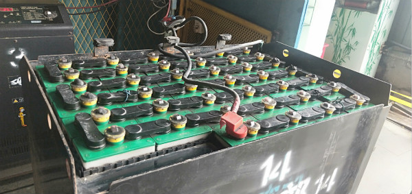 【干貨】電動叉車鋰電池怎么存放？